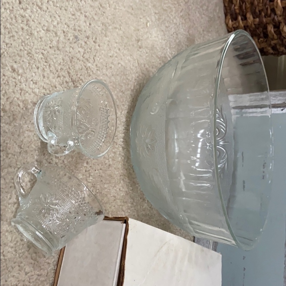 Punch bowl with 12 glasses